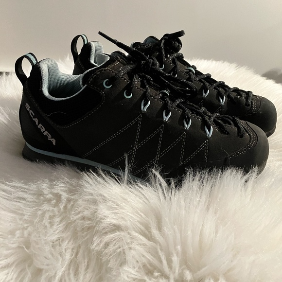 SCARPA Crux wmns hiking shoe EU 38 / US 7 *LIKE NEW* in box - Picture 2 of 8